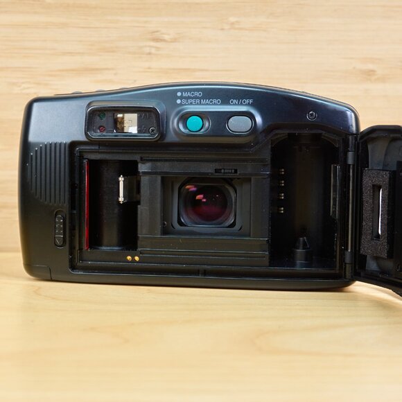 Samsung AF Zoom 1050, Point and Shoot 35mm Film Camera - Picture 8 of 8